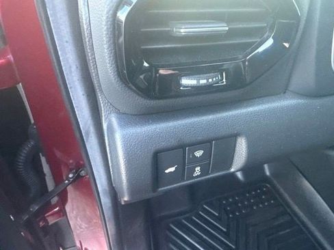 Used 2025 Honda Pilot Black Edition image 14