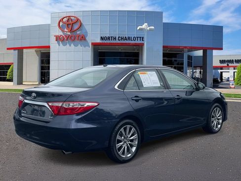 Used 2017 Toyota Camry XLE FWD image 7