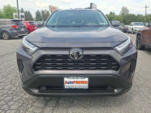 Used 2022 Toyota RAV4 XLE AWD/4WD image 2