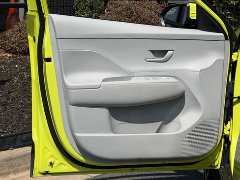 Used 2024 Hyundai Kona SEL image 28