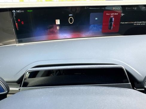 New 2025 Lincoln Nautilus Premier w/ Equipment Group 102A image 27