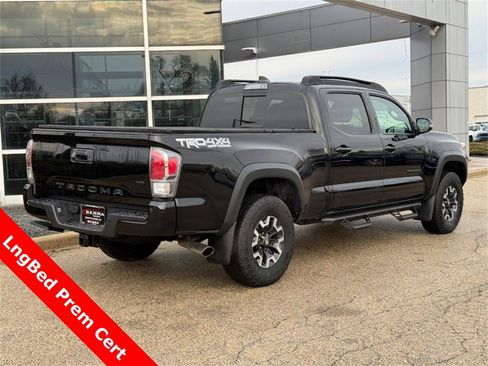 Used 2023 Toyota Tacoma TRD Off-Road image 3