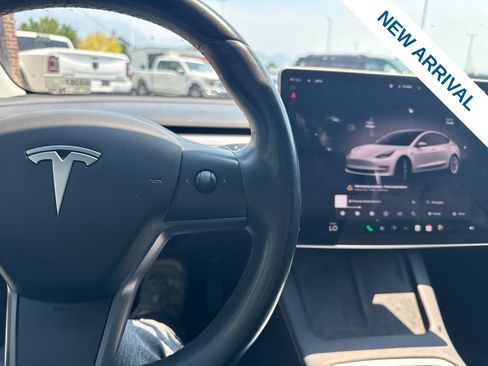 Used 2022 Tesla Model 3 Long Range AWD/4WD image 20