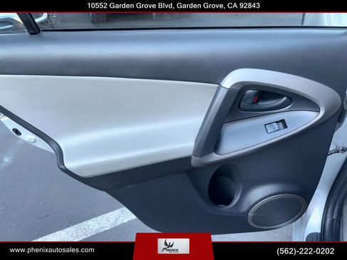 Used 2008 Toyota RAV4 Limited image 39