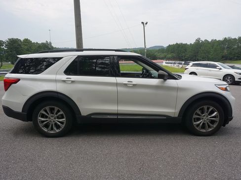 Used 2020 Ford Explorer XLT w/ Equipment Group 202A RWD image 22