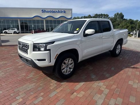 Used 2022 Nissan Frontier SV RWD image 4