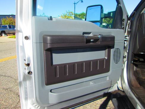 Used 2011 Ford F450 XL w/ PWR Equipment Group image 7