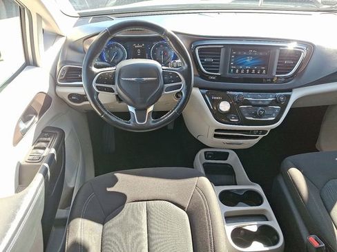 Used 2020 Chrysler Voyager LX w/ Cold Weather Group image 13