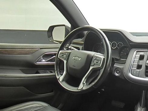 Used 2021 Chevrolet Suburban LT AWD/4WD image 30