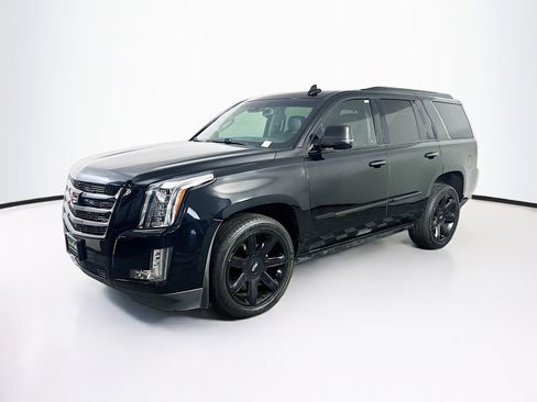 Used 2016 Cadillac Escalade Premium RWD image 3