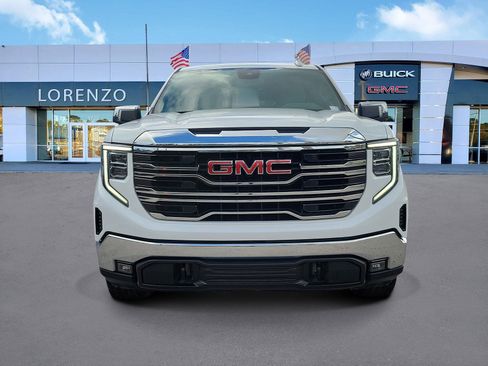 Used 2022 GMC Sierra 1500 SLT w/ SLT Premium Package image 2