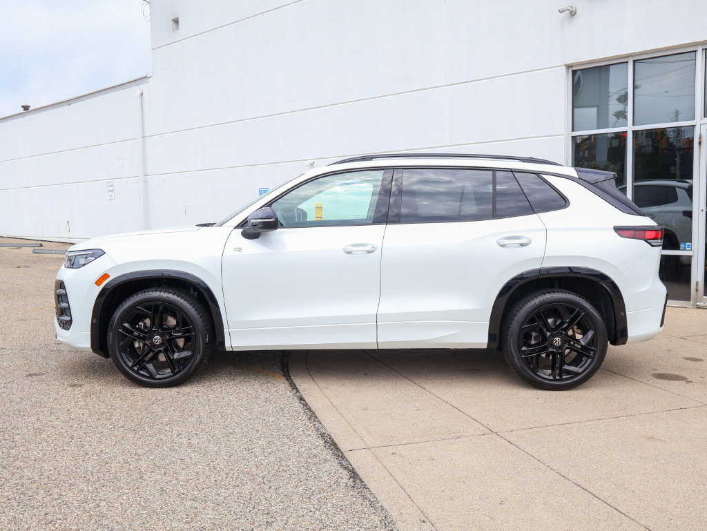 New 2026 Volkswagen Tiguan SE R-Line AWD/4WD image 2