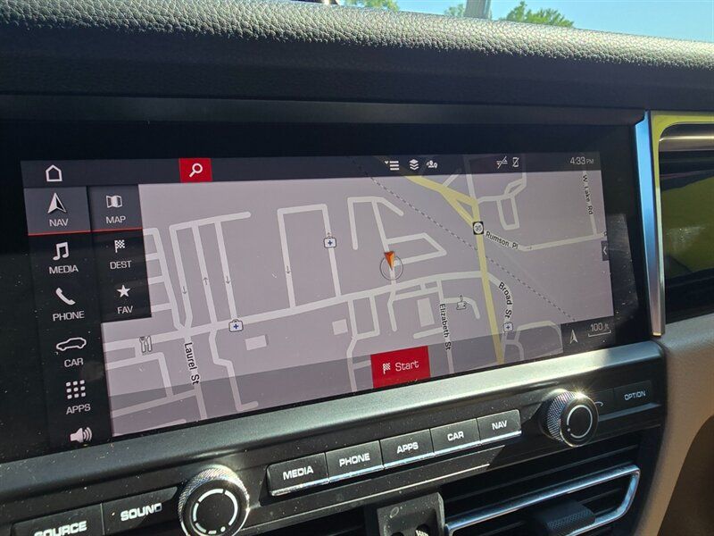 Used 2021 Porsche Macan AWD/4WD image 10