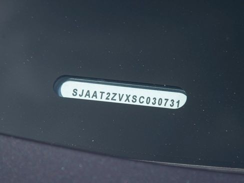 Certified 2025 Bentley Bentayga AWD/4WD image 42