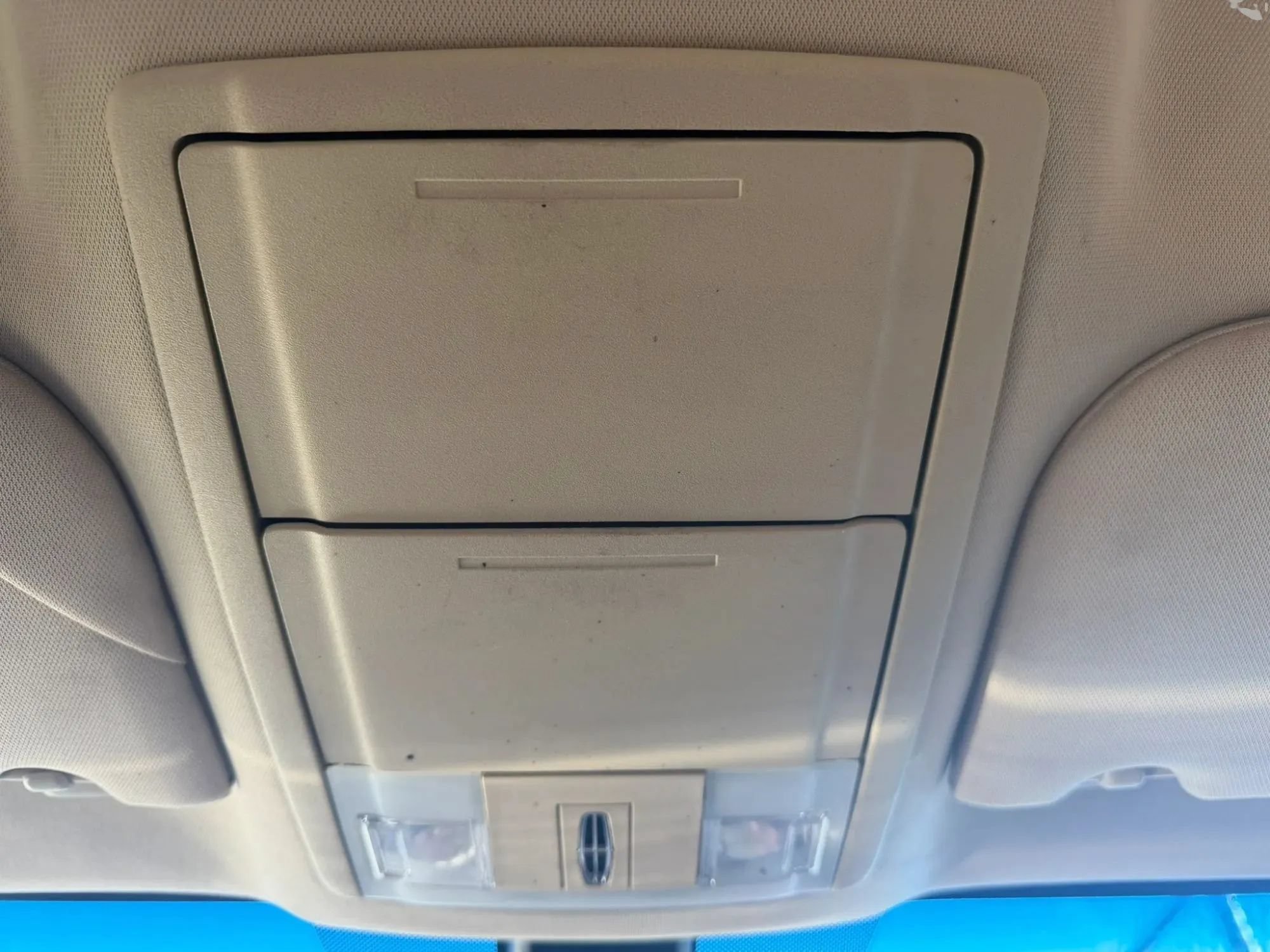 Used 2014 Lincoln MKS AWD image 21