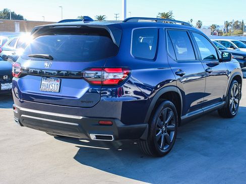 Certified 2023 Honda Pilot Sport image 9