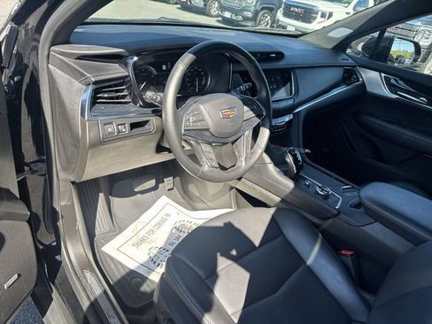 Used 2024 Cadillac XT5 Premium Luxury w/ LPO, Floor Liner Package AWD/4WD image 10