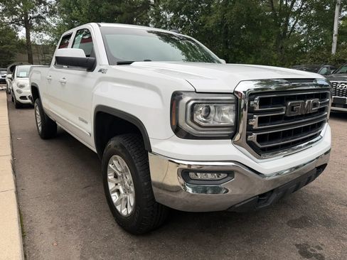 Used 2018 GMC Sierra 1500 SLE w/ SLE Value Package AWD/4WD image 4