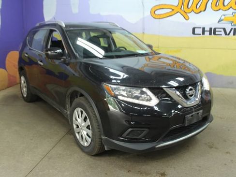 Used 2016 Nissan Rogue S FWD image 4
