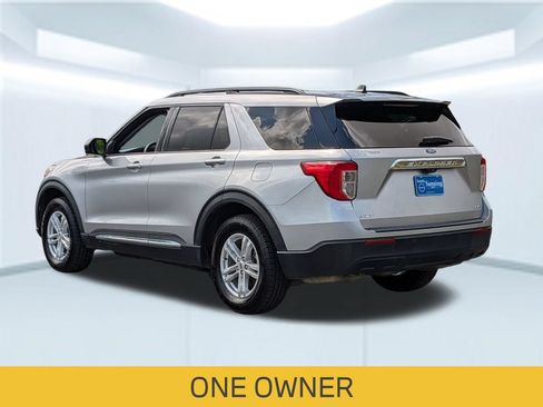 Used 2021 Ford Explorer XLT AWD/4WD image 3
