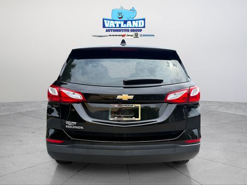 Used 2020 Chevrolet Equinox LS w/ LPO, Cargo Package FWD image 4