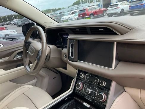 Used 2021 GMC Yukon Denali w/ Denali Ultimate Package AWD/4WD image 11