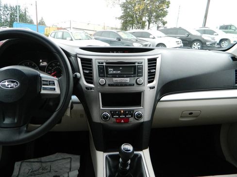 Used 2013 Subaru Outback 2.5i image 16