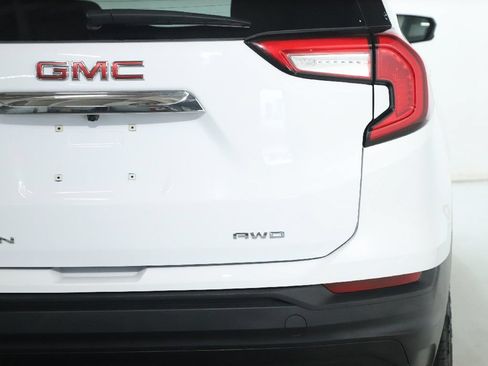 Used 2024 GMC Terrain SLE AWD/4WD image 44