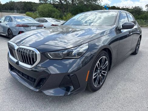 Used 2026 BMW 530i w/ M Sport Package RWD image 1