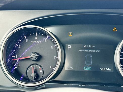 Used 2023 Kia Carnival LX image 15