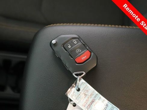 Used 2025 Jeep Wrangler Unlimited Sahara image 3