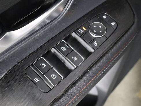 Used 2025 Nissan Kicks SR FWD image 13