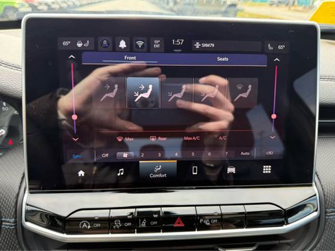 Used 2026 Jeep Compass Limited image 19