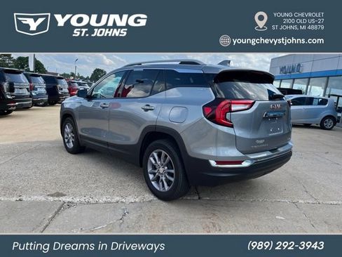 Used 2023 GMC Terrain SLT AWD/4WD image 3
