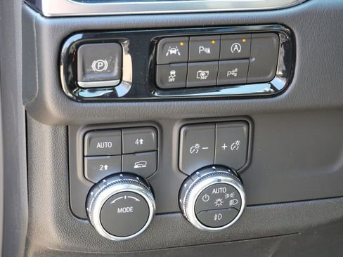 New 2026 GMC Yukon XL Denali w/ Sun & Power Step Package AWD/4WD image 46