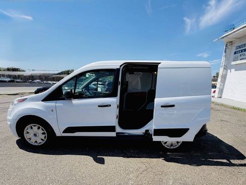 Used 2016 Ford Transit Connect XLT FWD image 4