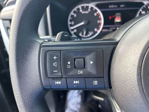 Used 2024 Nissan Rogue SV image 44
