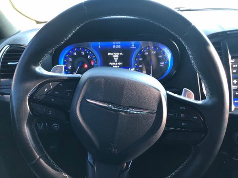 Used 2020 Chrysler 300 S image 28