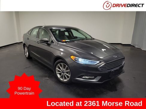 Used 2017 Ford Fusion SE image 1