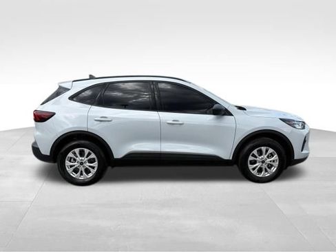 Used 2025 Ford Escape Active w/ Cold Weather Package AWD/4WD image 9