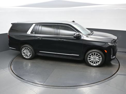 Used 2023 Cadillac Escalade ESV Premium Luxury AWD/4WD image 45