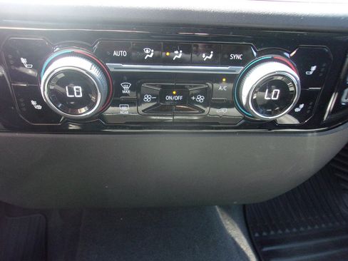 Used 2023 Chevrolet Silverado 1500 LT AWD/4WD image 22
