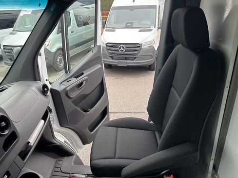 Used 2021 Mercedes-Benz Sprinter 3500 image 36