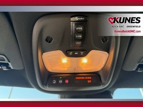 Used 2023 Chevrolet TrailBlazer RS w/ Convenience Package FWD image 34