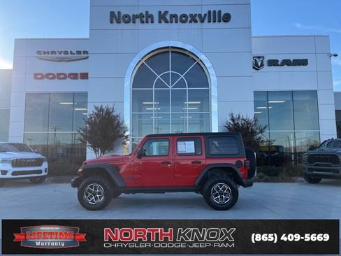 Used 2025 Jeep Wrangler Rubicon image 2