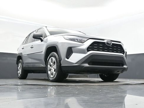 Used 2021 Toyota RAV4 LE image 44