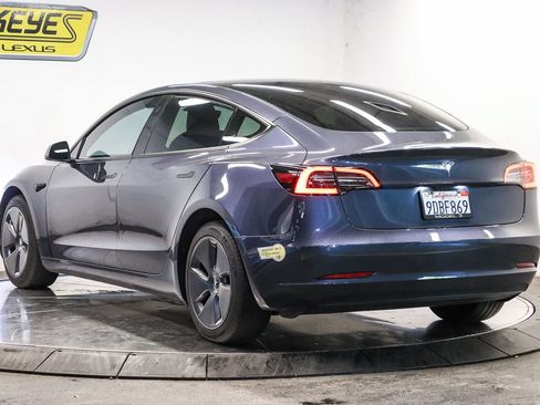 Used 2022 Tesla Model 3 RWD image 2