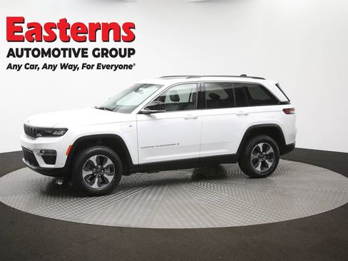 Used 2022 Jeep Grand Cherokee Limited 4xe w/ Luxury Tech Group II AWD/4WD image 61