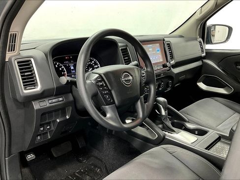 Used 2024 Nissan Frontier SV image 16