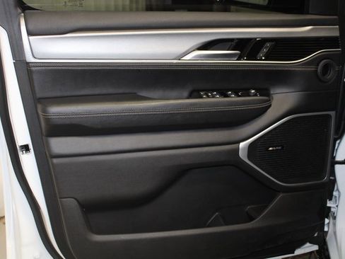 Used 2023 Jeep Wagoneer Series II image 10